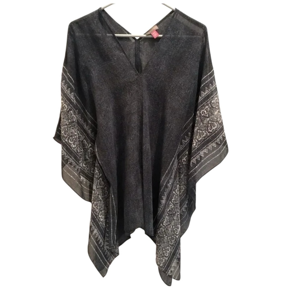 Vince Camuto Women’s Caieta Dolman Sheer Poncho Top ✨